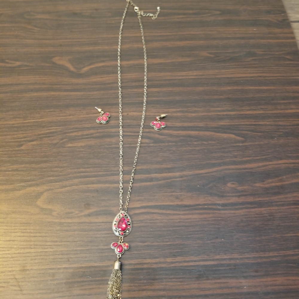 Elegant Red Gemstone Necklace and Earring Set